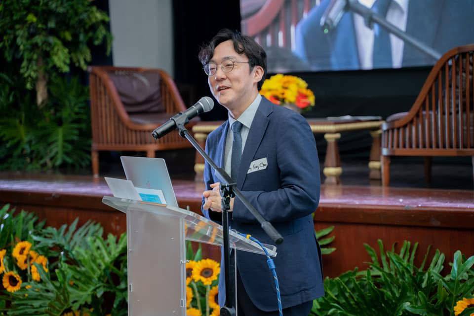 Beyond TURP speaker presenting at a podium
